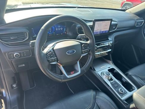 Used 2021 Ford Explorer ST image 12