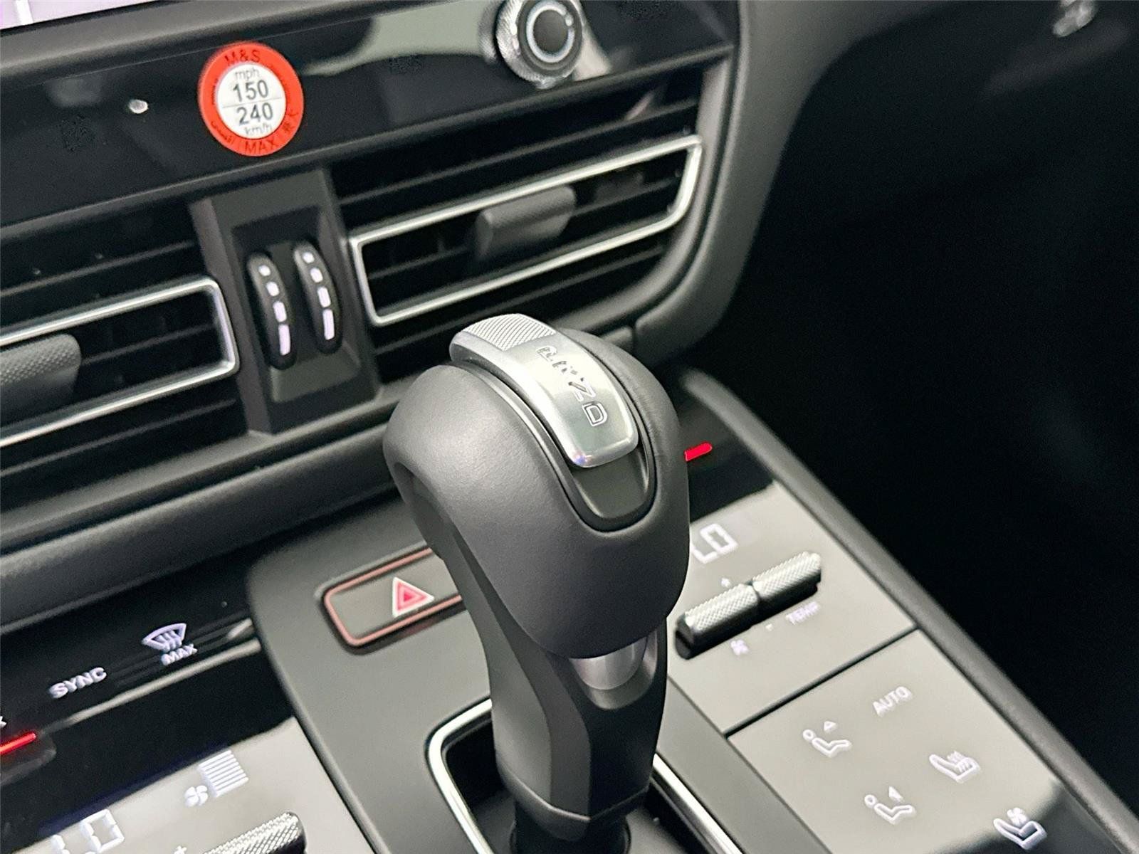 Certified 2026 Porsche Macan S AWD/4WD image 34