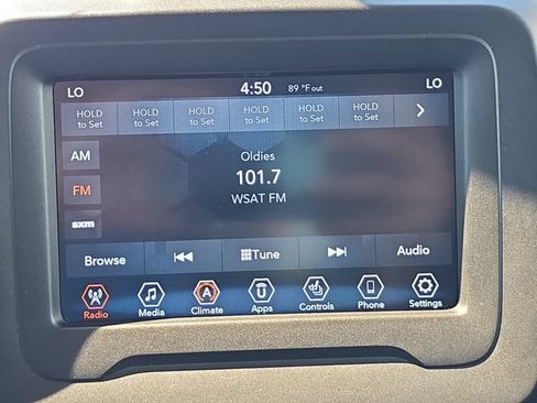 Used 2020 Jeep Renegade Trailhawk w/ Cold Weather Group AWD/4WD image 23
