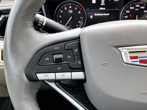Used 2022 Cadillac XT6 Premium Luxury w/ Technology Package FWD image 24