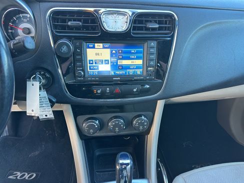 Used 2011 Chrysler 200 Touring w/ Cold Weather Group image 18