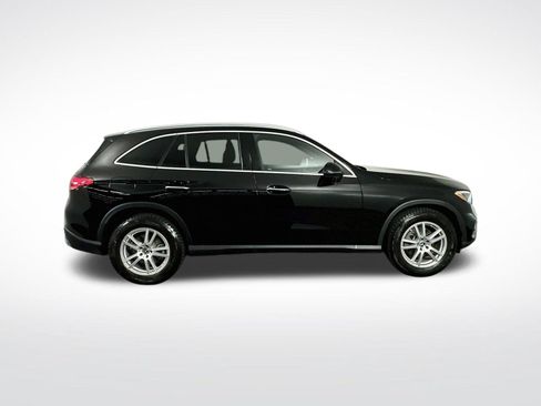 Used 2025 Mercedes-Benz GLC 300 4MATIC image 9
