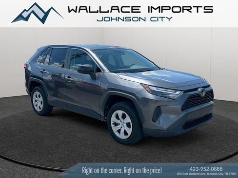 Used 2023 Toyota RAV4 LE FWD image 7