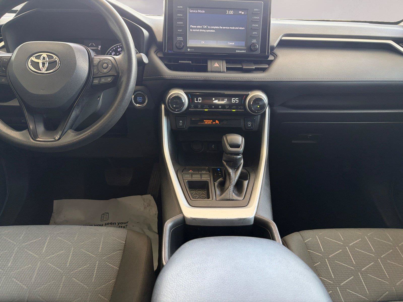 Used 2022 Toyota RAV4 XLE w/ Convenience Package FWD image 11