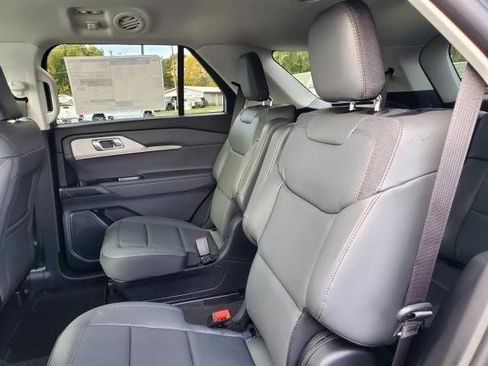 New 2026 Ford Explorer Active w/ Active Comfort Package image 12