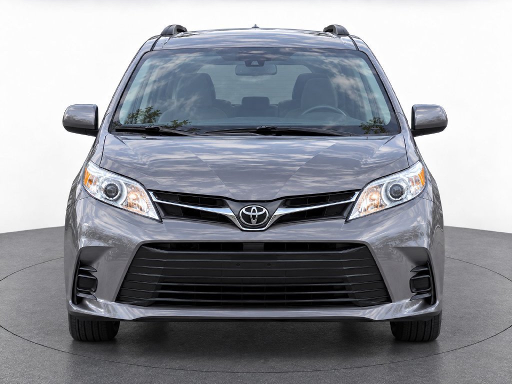 Used 2019 Toyota Sienna LE w/ Carpet Mat Package AWD/4WD image 8