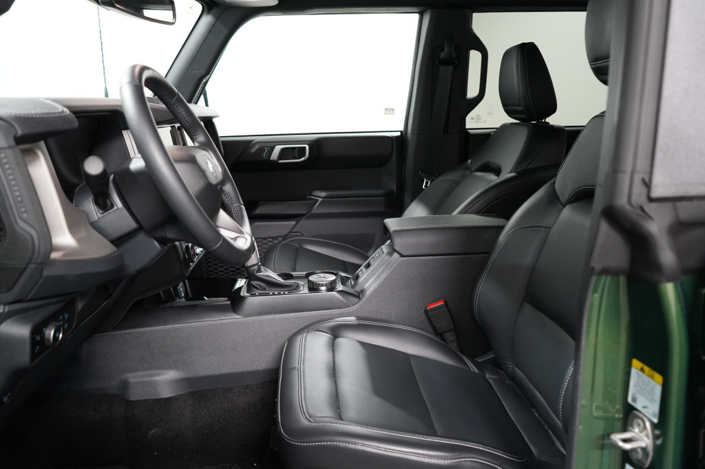 Used 2025 Ford Bronco Outer Banks AWD/4WD image 13