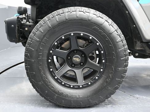 Used 2021 Jeep Wrangler Unlimited Rubicon 4xe w/ Steel Bumper Group image 11