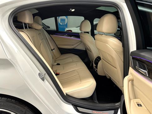 Used 2018 BMW 530i w/ Premium Package image 27