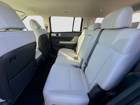 New 2026 Hyundai Santa Fe SE image 17