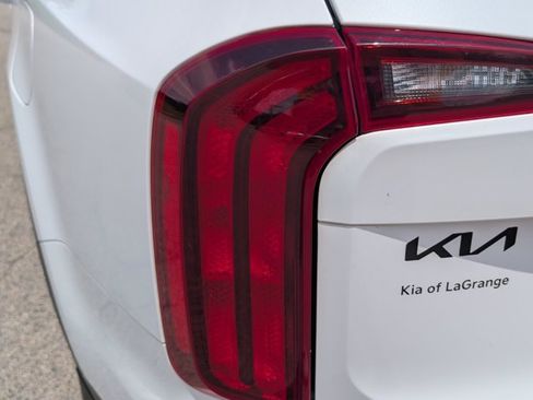 Used 2024 Kia Telluride S w/ S Sunroof Package FWD image 11