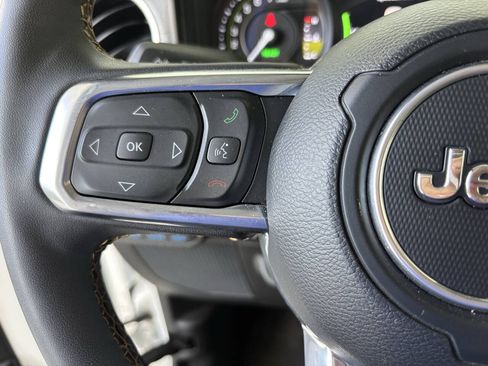 Used 2024 Jeep Wrangler Unlimited Sahara AWD/4WD image 17