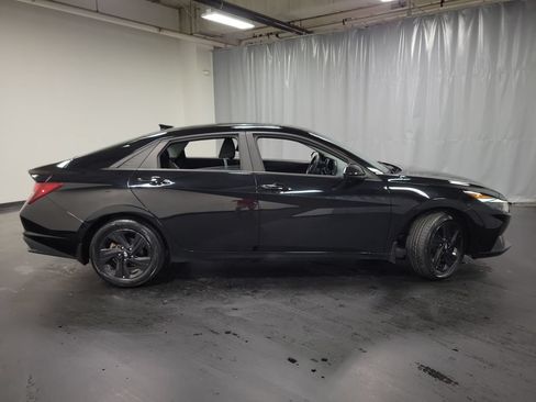 Used 2023 Hyundai Elantra SEL FWD image 9