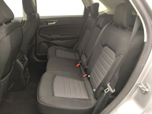 Used 2020 Ford Edge SE image 21