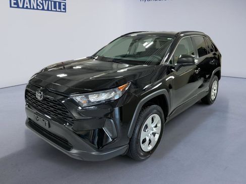 Used 2021 Toyota RAV4 LE image 2