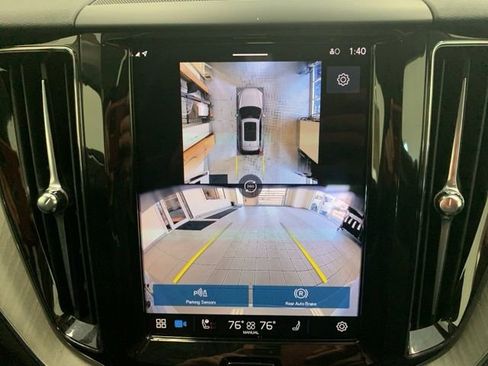 Certified 2025 Volvo XC60 B5 Plus image 17