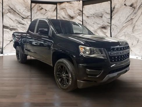 Used 2019 Chevrolet Colorado W/T w/ Custom Special Edition RWD image 7