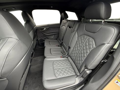 New 2026 Audi SQ7 Prestige image 16