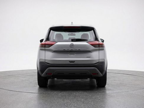 Used 2025 Nissan Rogue SV image 7