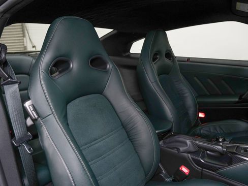 Used 2024 Nissan GT-R T-spec Dual-clutch 6-Speed Tra w/ Floor Mat Package image 30