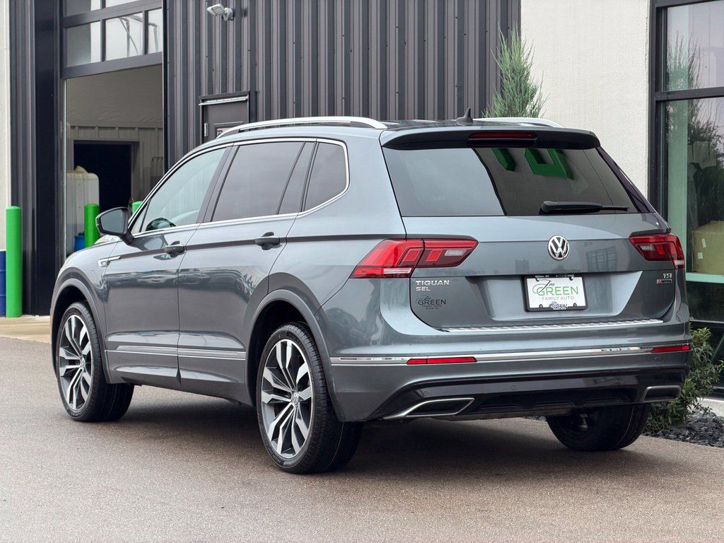 Used 2018 Volkswagen Tiguan SEL Premium w/ R-Line Package AWD/4WD image 3