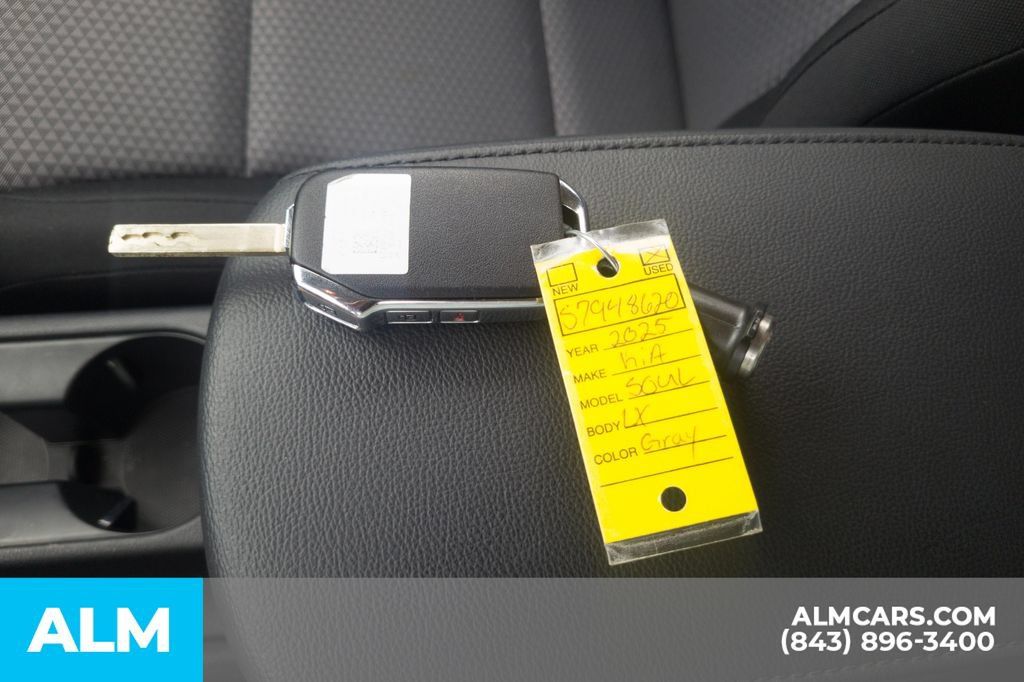 Used 2025 Kia Soul LX FWD image 35
