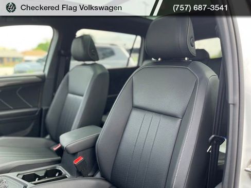 Used 2023 Volkswagen Tiguan SE R-Line FWD image 20
