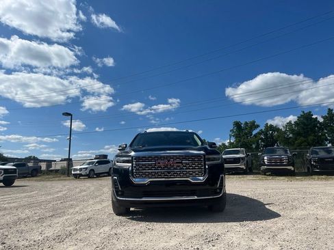 Used 2023 GMC Acadia Denali w/ Black Diamond Edition AWD/4WD image 4