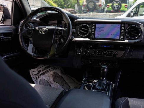 Used 2021 Toyota Tacoma TRD Off-Road AWD/4WD image 22