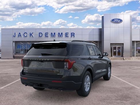 Used 2026 Ford Explorer Active AWD/4WD image 9