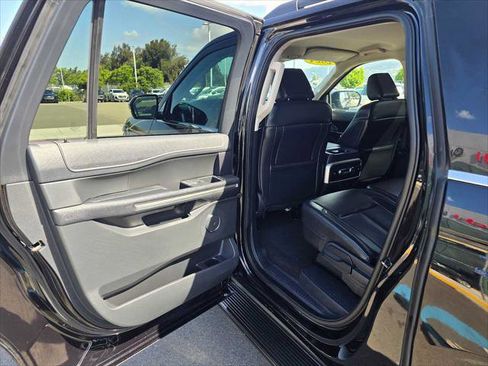 Used 2024 Ford Expedition Max XLT AWD/4WD image 17