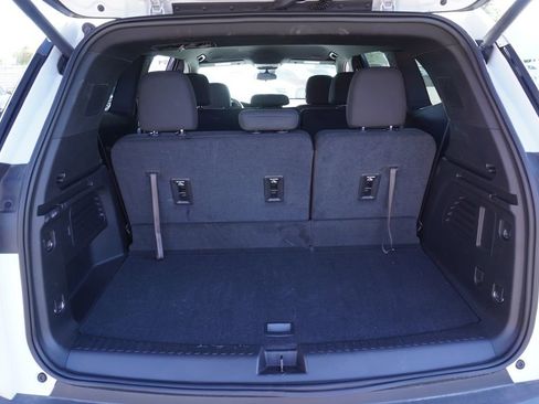 New 2025 GMC Acadia Elevation image 8