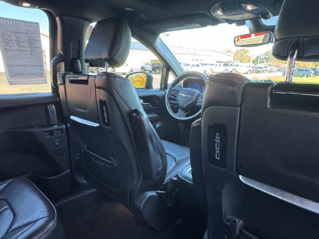 Used 2020 Chrysler Pacifica Limited FWD image 56