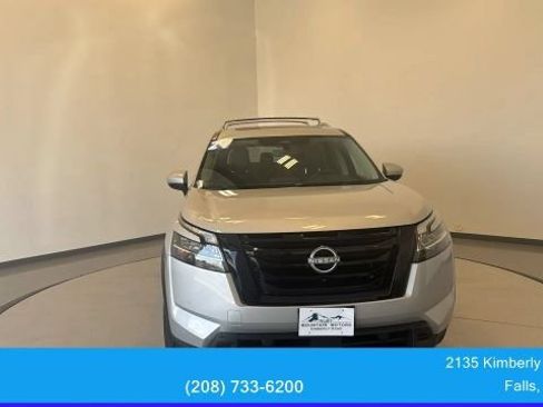 Used 2024 Nissan Pathfinder SL w/ SL Premium Package AWD/4WD image 2