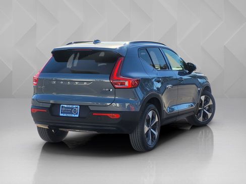 Certified 2023 Volvo XC40 B5 Plus w/ Protection Package Premier image 6