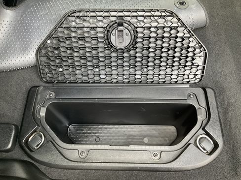 Used 2019 RAM 1500 Laramie AWD/4WD image 42