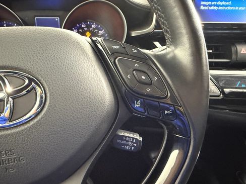 Used 2018 Toyota C-HR XLE FWD image 37