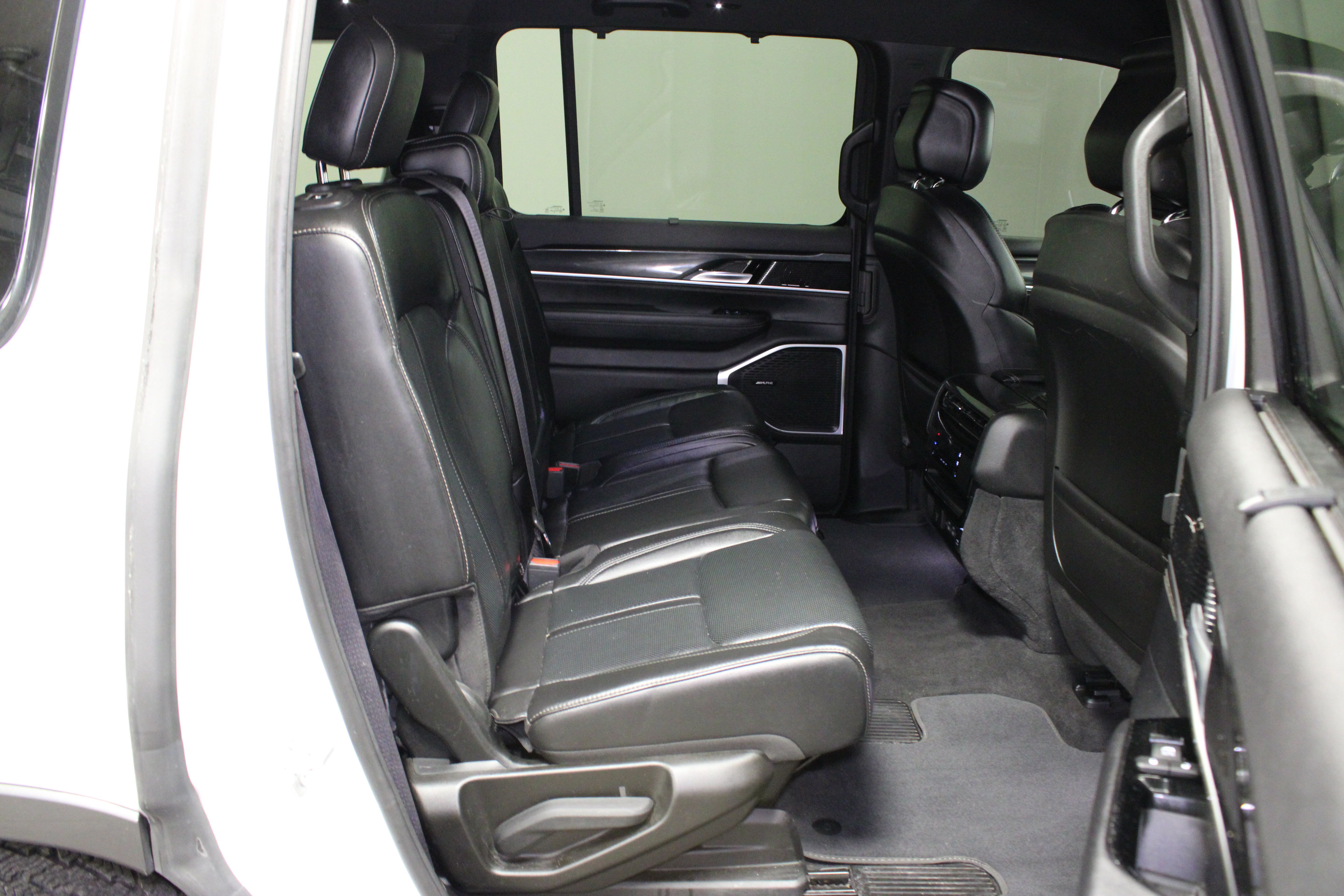 Used 2022 Jeep Wagoneer Series I w/ Convenience Group I RWD image 15