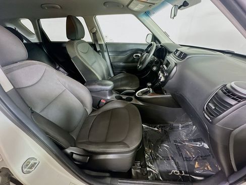 Used 2016 Kia Soul FWD image 11
