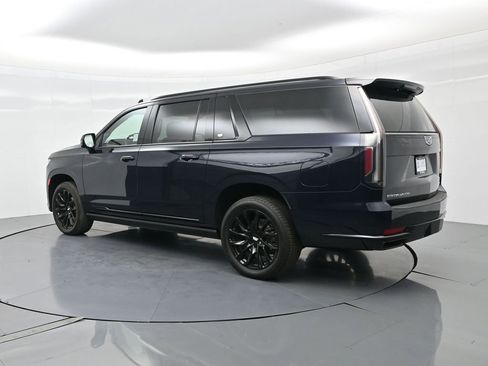 Used 2023 Cadillac Escalade ESV Sport Platinum w/ LPO, ONYX Package image 9