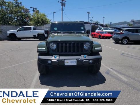 Used 2024 Jeep Wrangler Unlimited AWD/4WD image 3