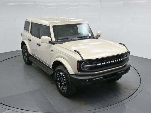 New 2026 Ford Bronco Outer Banks AWD/4WD image 37