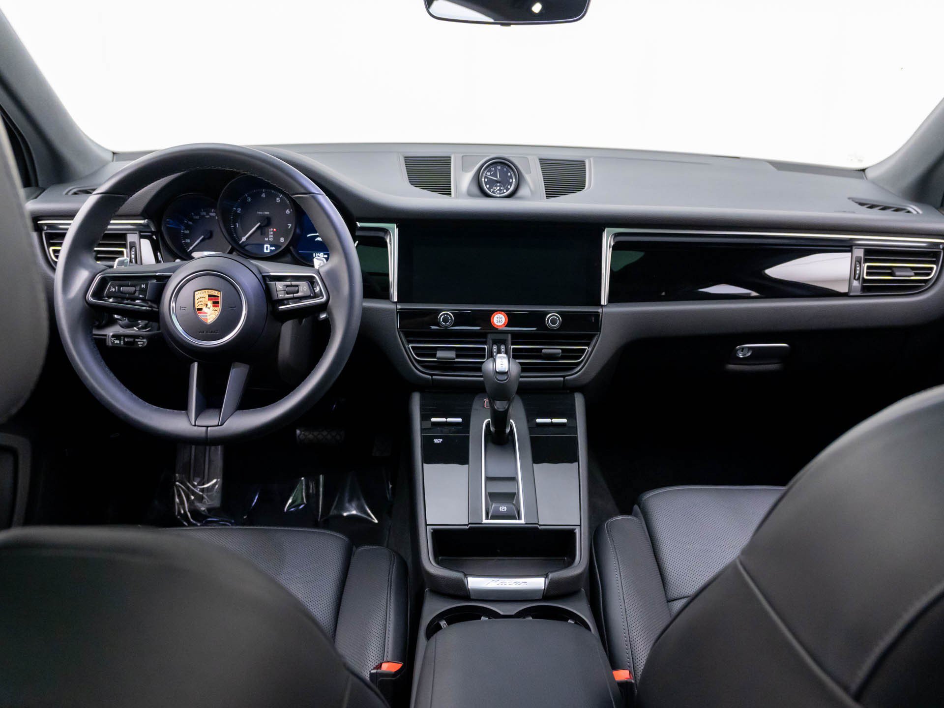 Used 2026 Porsche Macan AWD/4WD image 11