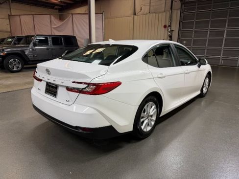 Used 2025 Toyota Camry LE FWD image 5