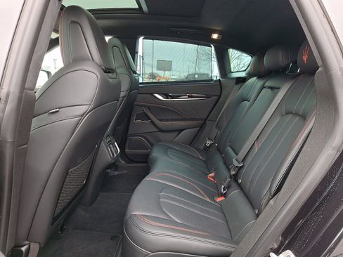 Used 2024 Maserati Levante GT Ultima image 10