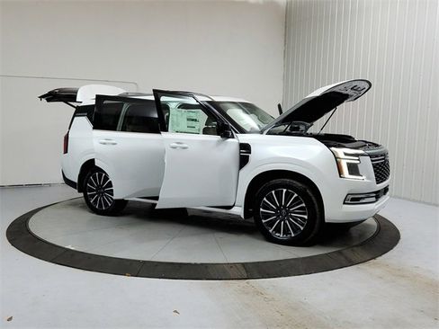 New 2026 Nissan Armada Platinum Reserve image 9