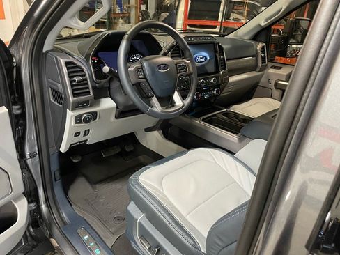 Used 2022 Ford F350 Limited image 13