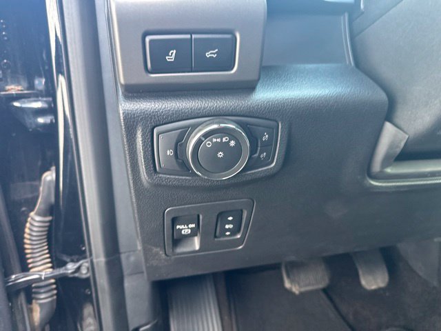 Used 2018 Ford Expedition XLT w/ Equipment Group 202A RWD image 23
