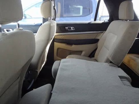 Used 2017 Ford Explorer FWD image 9