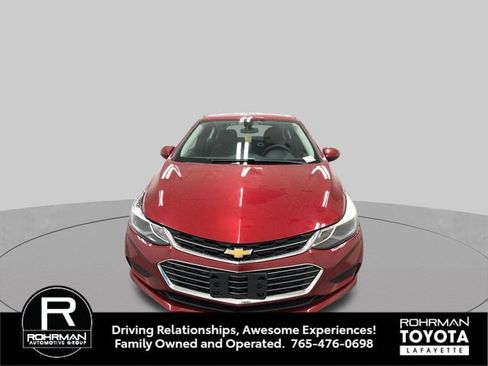 Used 2017 Chevrolet Cruze LT w/ Sun And Sound Package FWD image 10